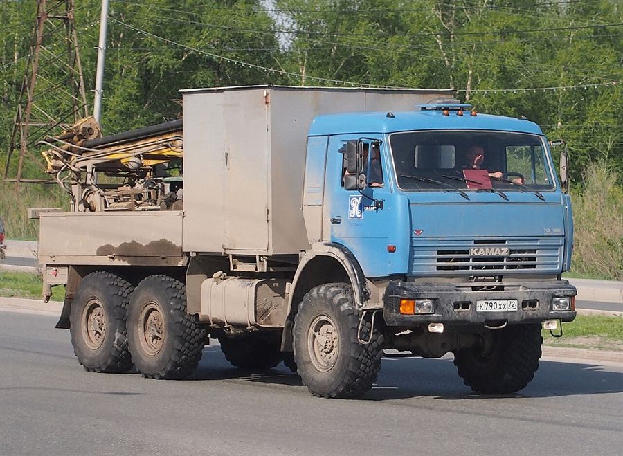 Буровая установка на шасси КамАЗ