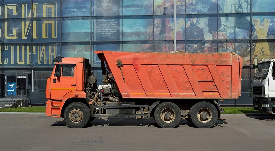 Самосвал КамАЗ